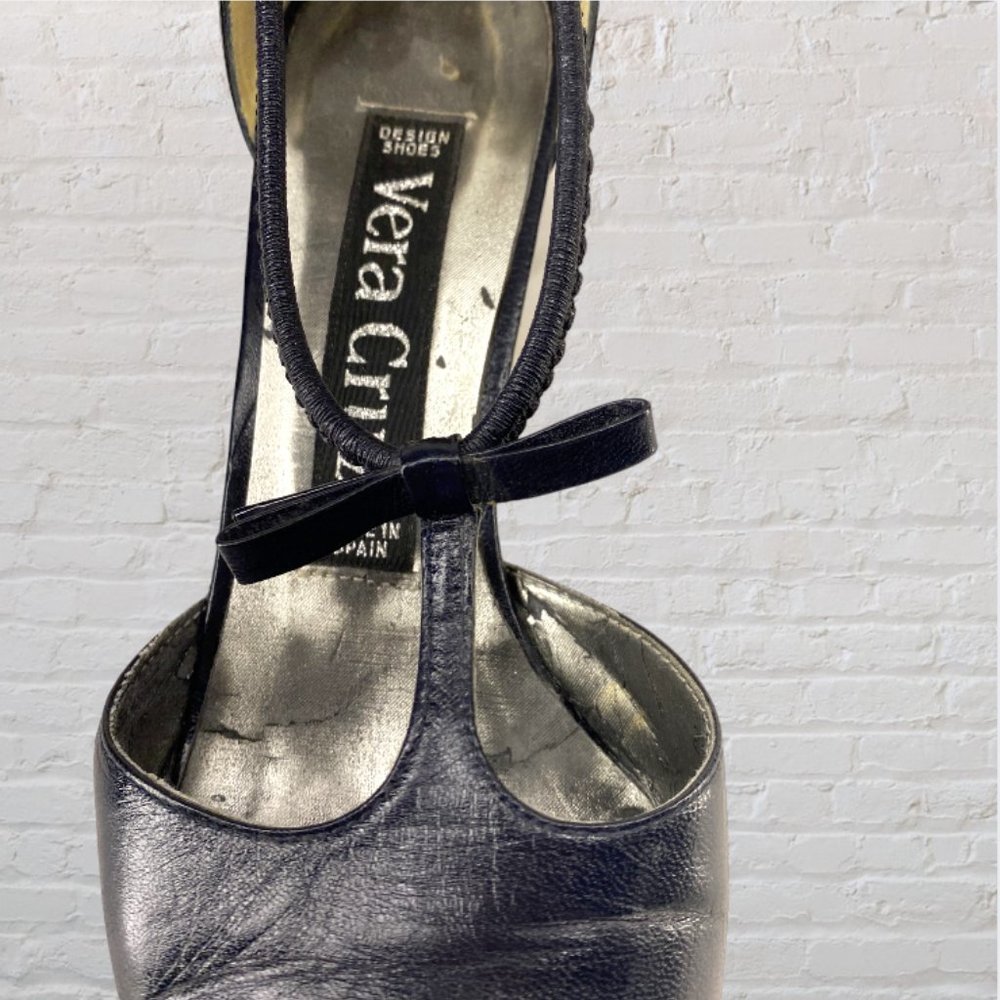 VINTAGE VERA CRUZ -- Navy Blue Heels, Low Heel, Bow Detail, Made in Spain - Picture 9 of 11